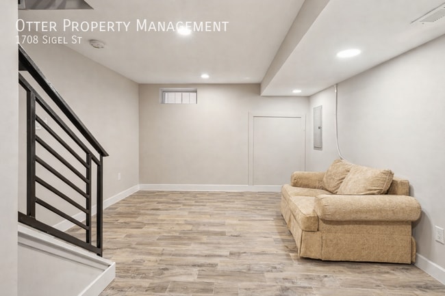 Building Photo - 1708 Sigel St