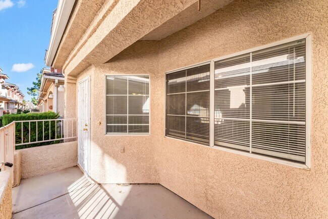 Foto del edificio - Charming Northwest Las Vegas Home with Open Living and Inviting Outdoor Space!