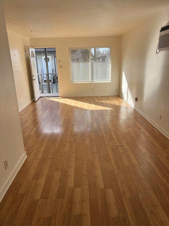 Building Photo - 2208 Sonoma Ave