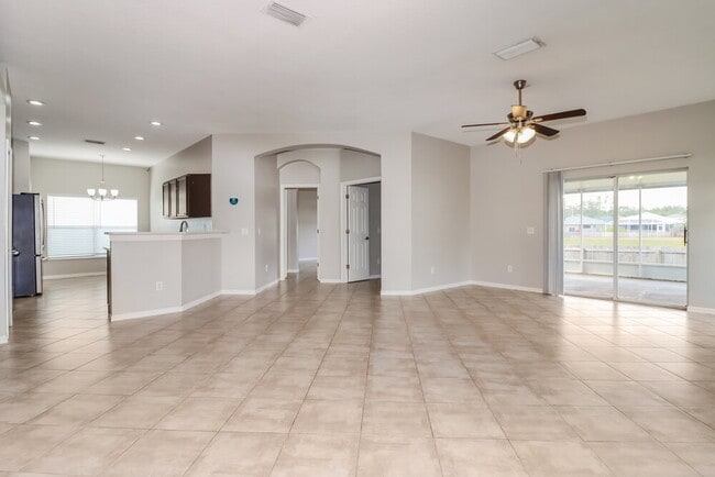 Building Photo - 752 Star Pointe Dr