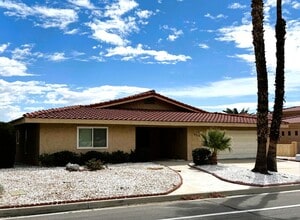 Building Photo - 9350 Clubhouse Blvd