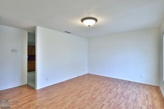 Building Photo - 1318 Lillius St