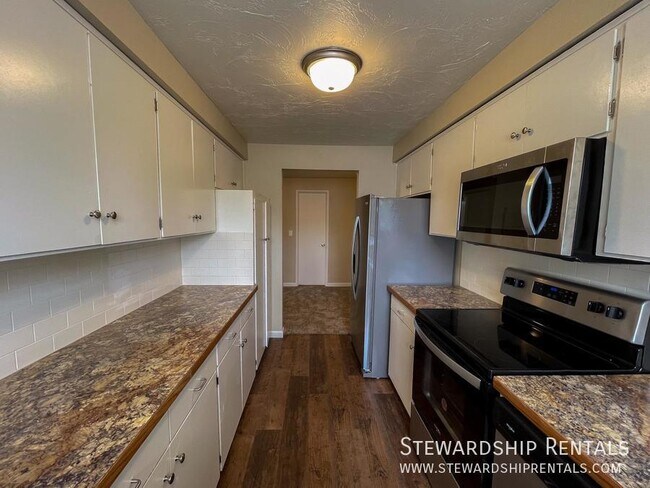 Foto del edificio - 1859 W 12th Ave