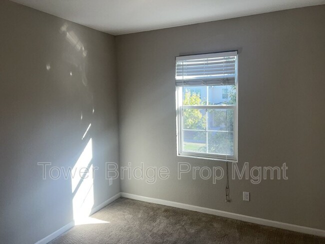 Building Photo - 1837 Terracina Dr