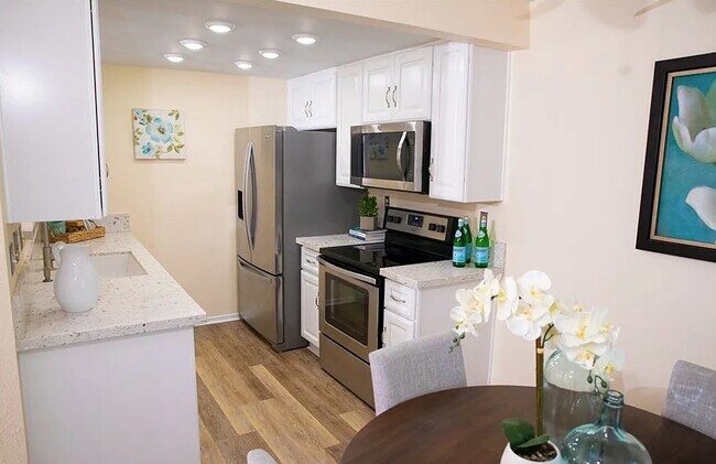 Foto del edificio - 638 Bridgeport Cir