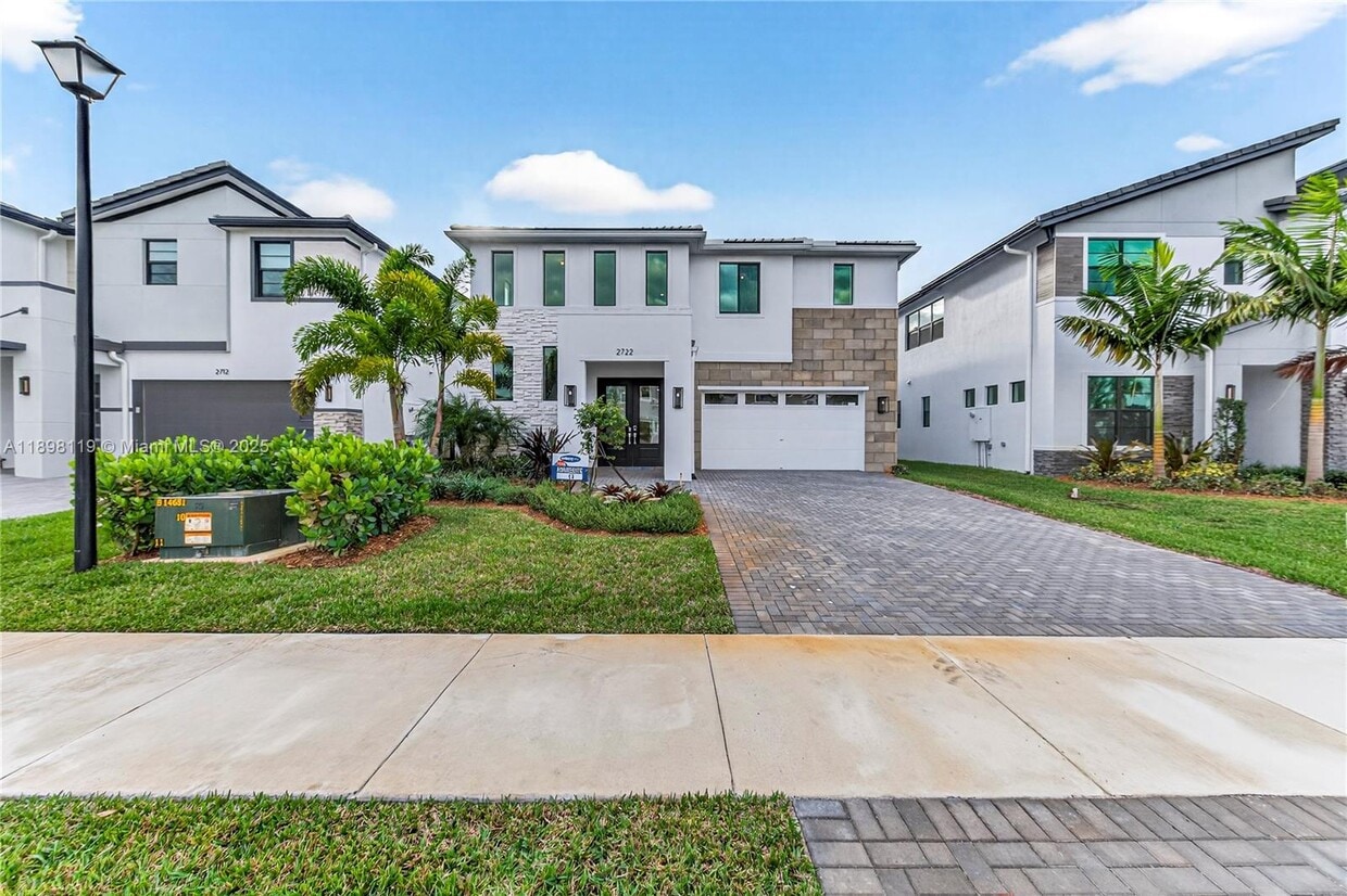Foto principal - 2722 NW 87th Ter