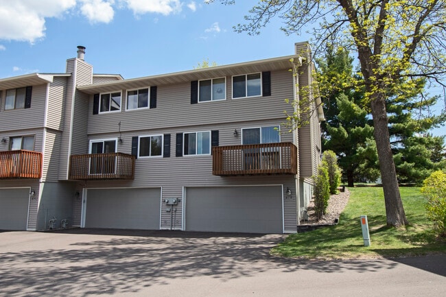Building Photo - 4340 Chatsworth Cir