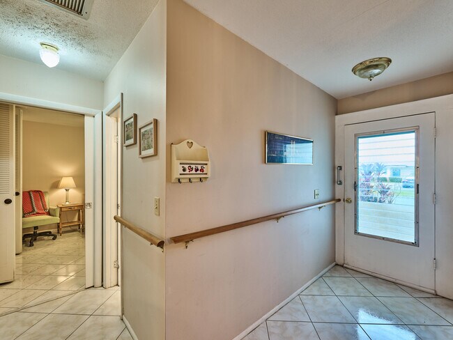 Foto del edificio - 2804 Crosley Dr E