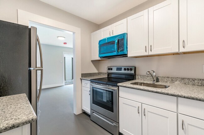 Building Photo - Charming Studio in Mid-City New Orleans – Utilities Included, Modern Kitchen, Shared Laundry