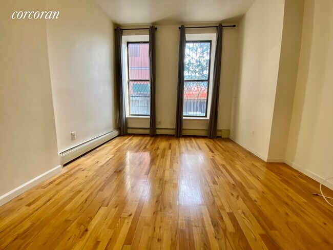 Building Photo - 111 W 126th St