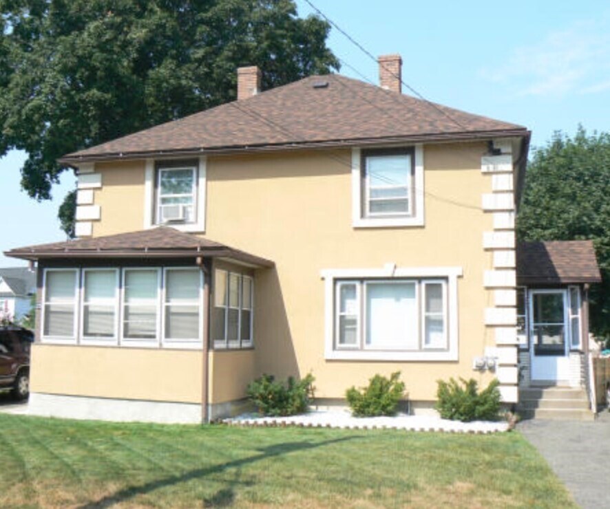 Primary Photo - 25 Maple St
