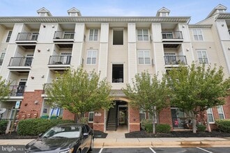 Building Photo - 21216 McFadden Square