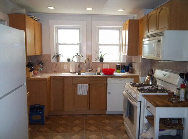 Building Photo - 321 Alewife Brook Pky
