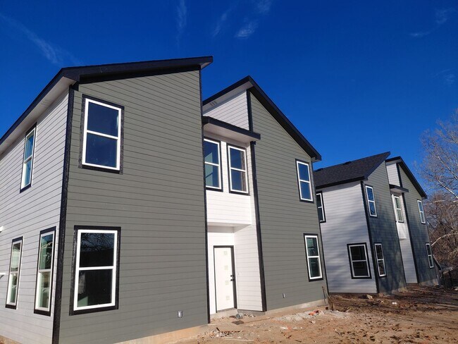 Foto del edificio - 707/709 Maple Street