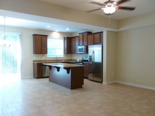 Building Photo - 2051 Shalimar Loop