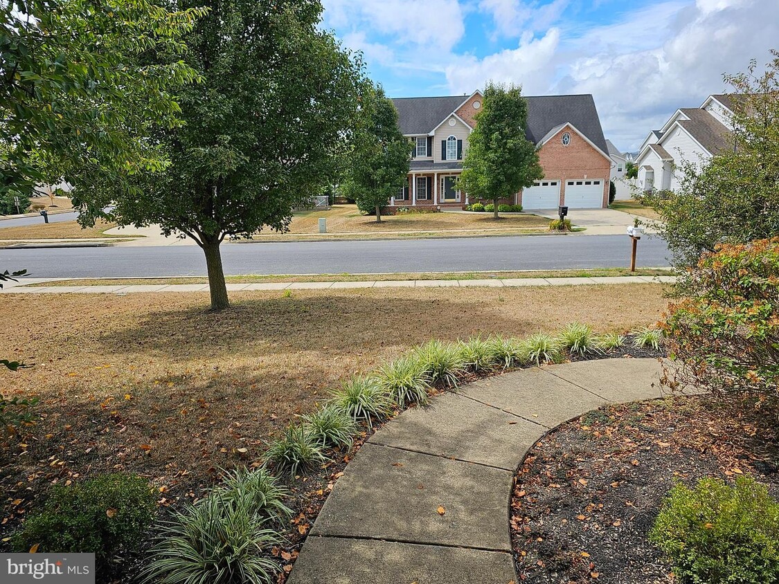 Foto principal - 202 Cool Spring Dr