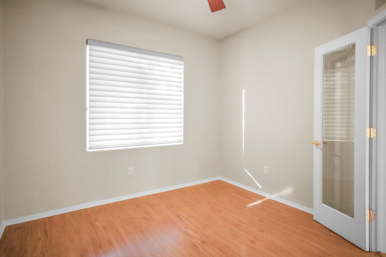 Primary Photo - 17547 W Calistoga Dr