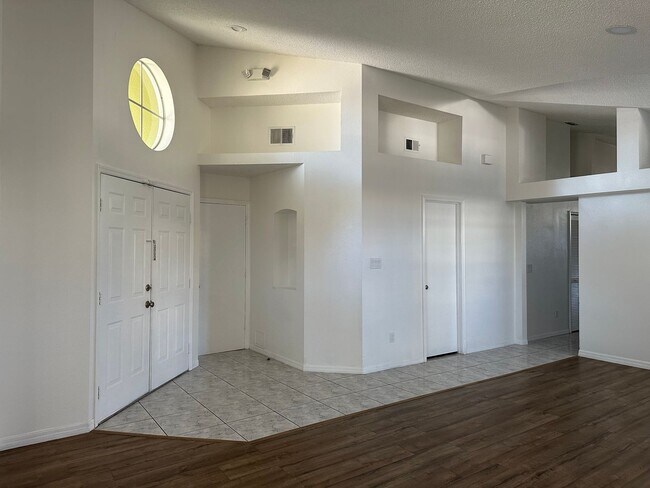 Building Photo - 4801 Huxley Ct
