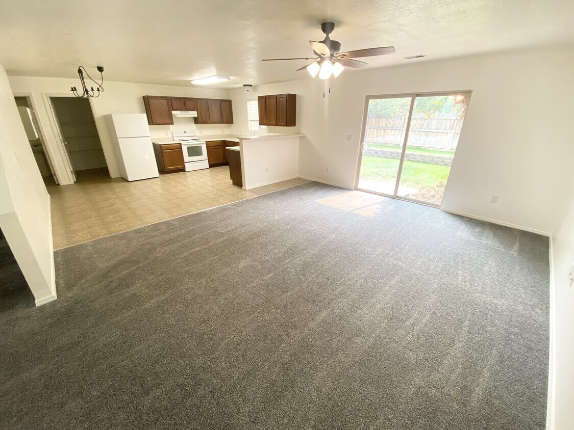 Foto principal - 1243 W 520 S