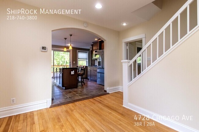 Building Photo - 4728 Chicago Ave