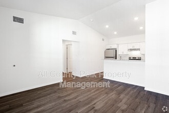 Building Photo - 915 Ariana St