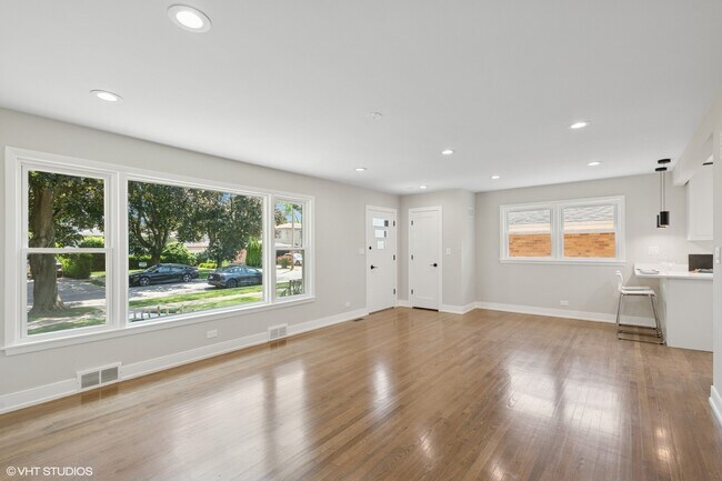 Foto del edificio - 5136 Coyle Ave
