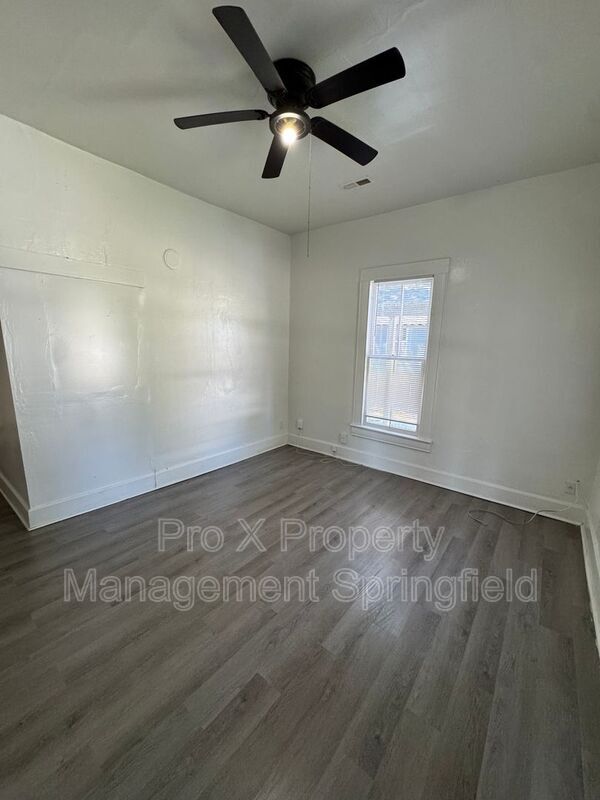 Foto del edificio - 618 W Calhoun St