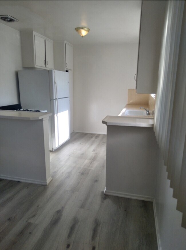 Foto del edificio - 15445 Moorpark St