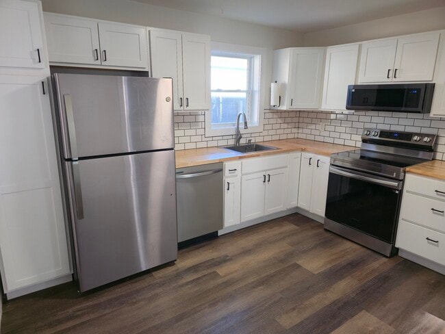 Kitchen - 23 Old Etna Rd