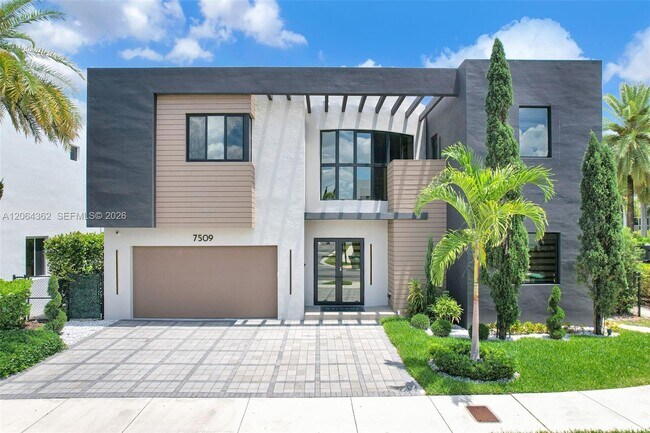 Foto del edificio - 7509 NW 99th Ave