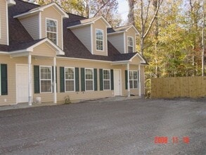 Building Photo - 106 Stadiem Dr