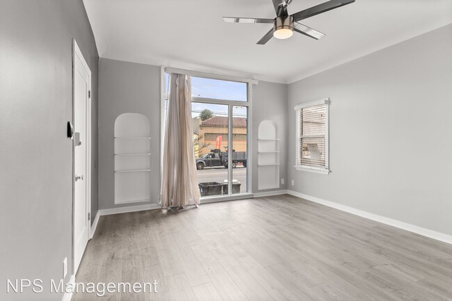 Building Photo - Studio, 1 bath Apartment - 1115 E Broadway...