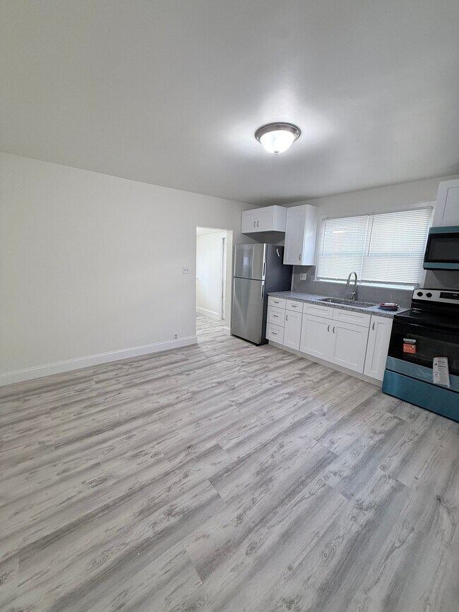 Foto del edificio - 211 Oakwood Ave