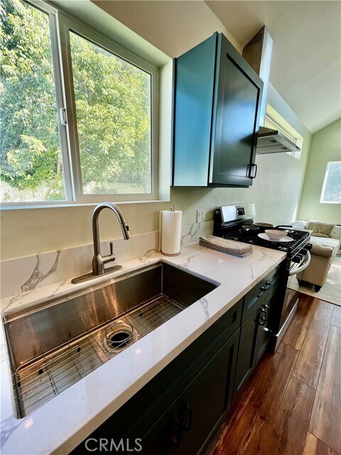 Foto del edificio - 22151 Cohasset St
