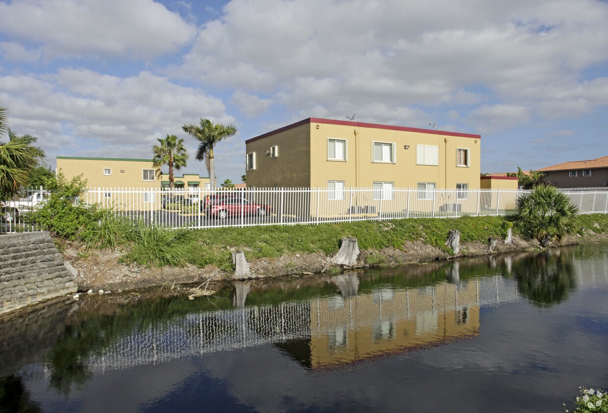Foto del edificio - Mary's Apartments
