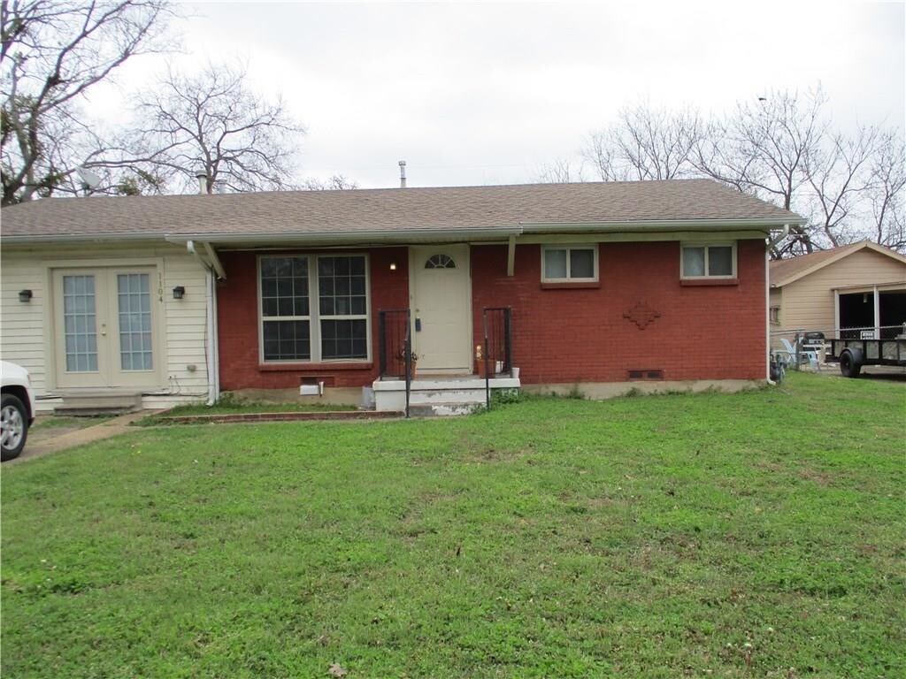 Primary Photo - 1104 Powell Cir
