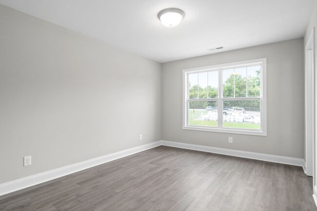 Building Photo - 804 Lynes St