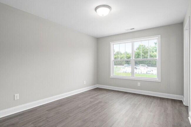 Foto del edificio - 804 Lynes St