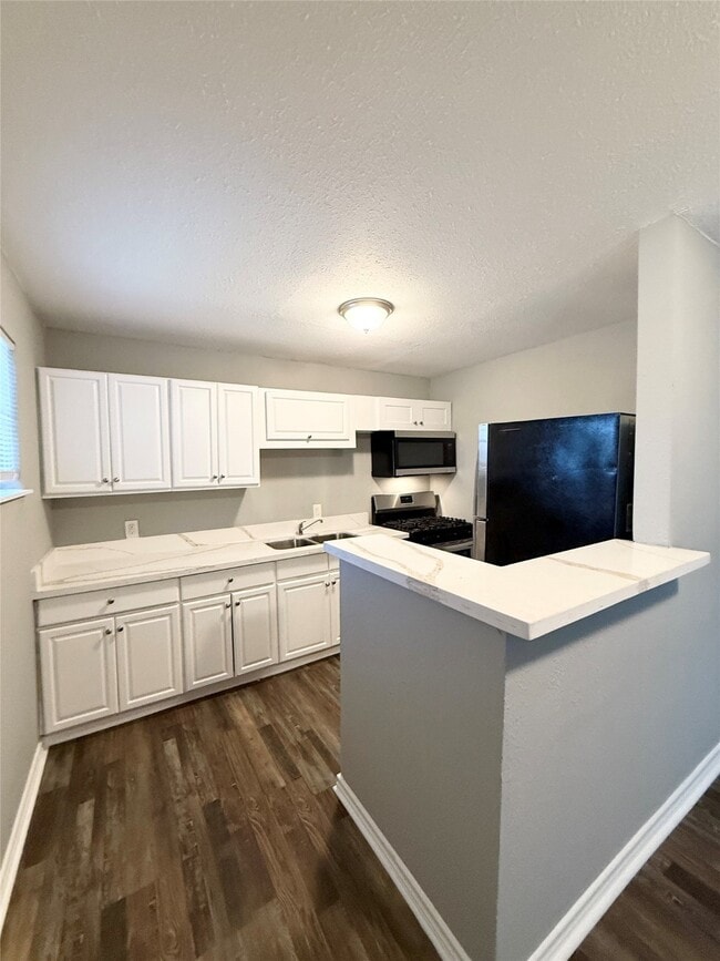 Building Photo - 3643 N MacGregor Way