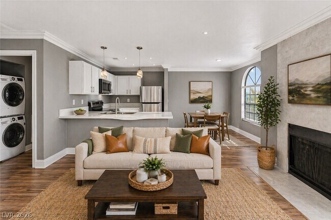 Foto del edificio - 4050 Pacific Harbors Dr