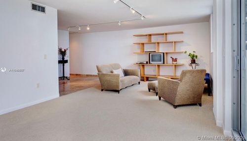 Building Photo - 9273 Collins Ave