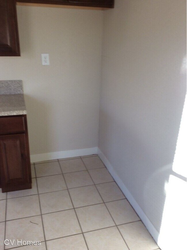 Foto del edificio - 2 br, 2 bath House - 3820 E. Mono Ave.