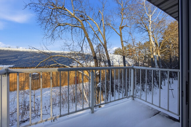 Building Photo - 844 4th St SW