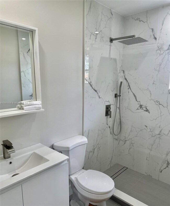 Foto del edificio - 5151 SW 6th St