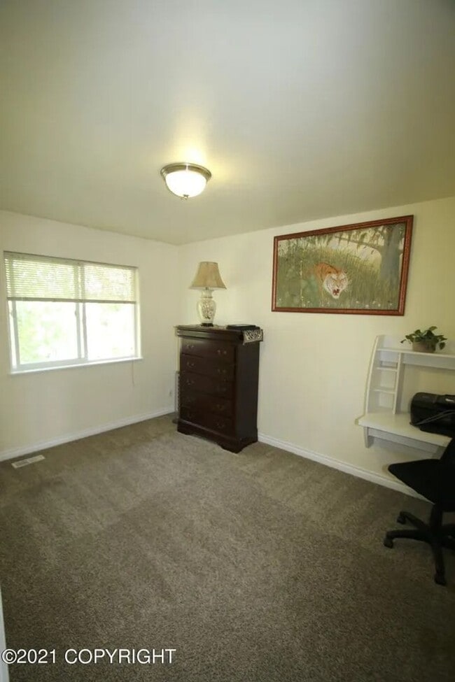 Building Photo - 3 Bedroom South Anchorage Townhouse!