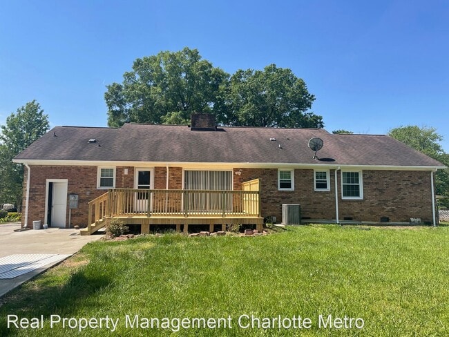 Building Photo - 3 br, 2 bath House - 7327 Meadowdale Lane