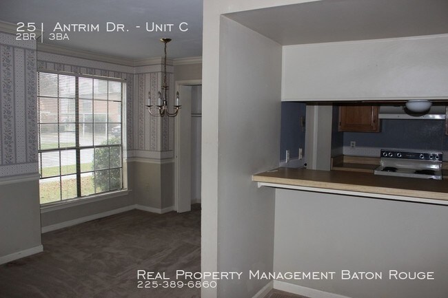Foto del edificio - Townhome near Sharp Ln.