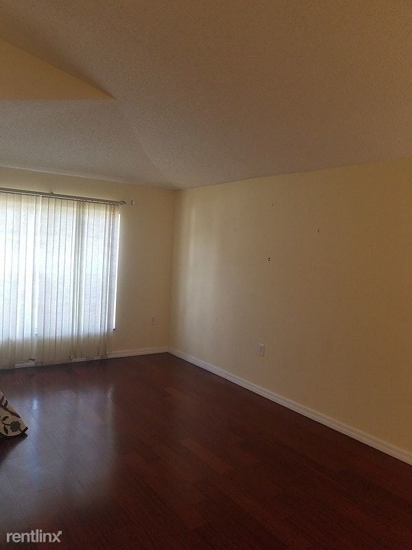 Building Photo - 3 br, 2 bath House - 1261 Acorn Circle