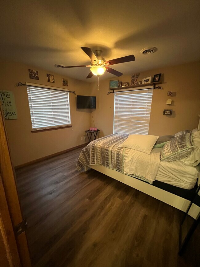 Foto del edificio - 3015 Brookville Dr