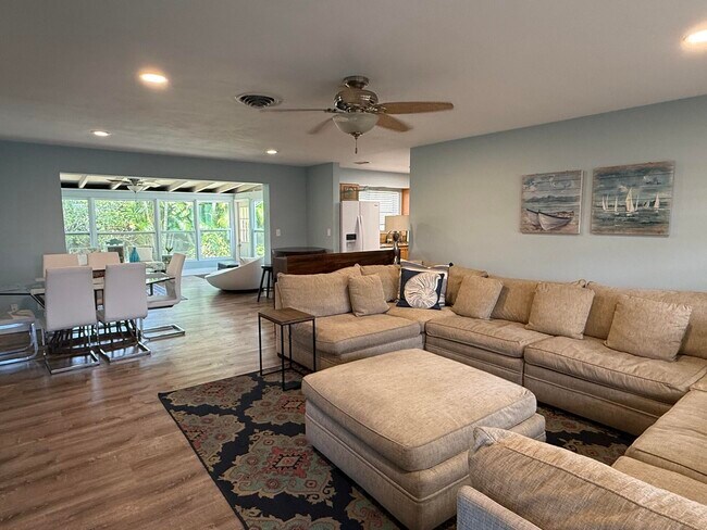 Building Photo - 655 Kingfish Pl